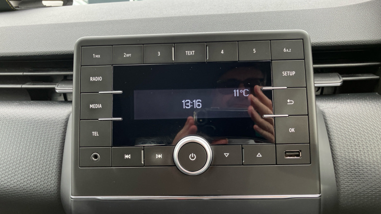 Renault Clio 1.0 TCe 100 Play 5dr Petrol Hatchback